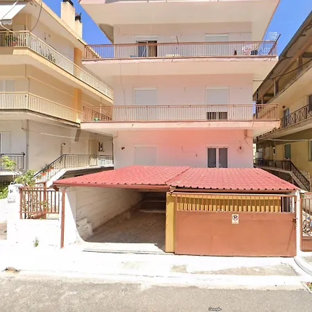 Andromachi House شقة